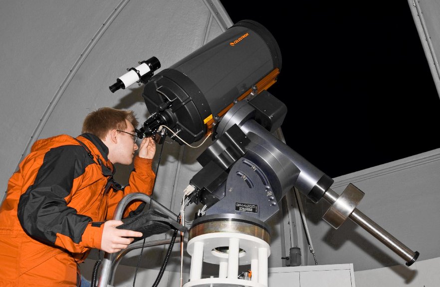 Student am Teleskop
